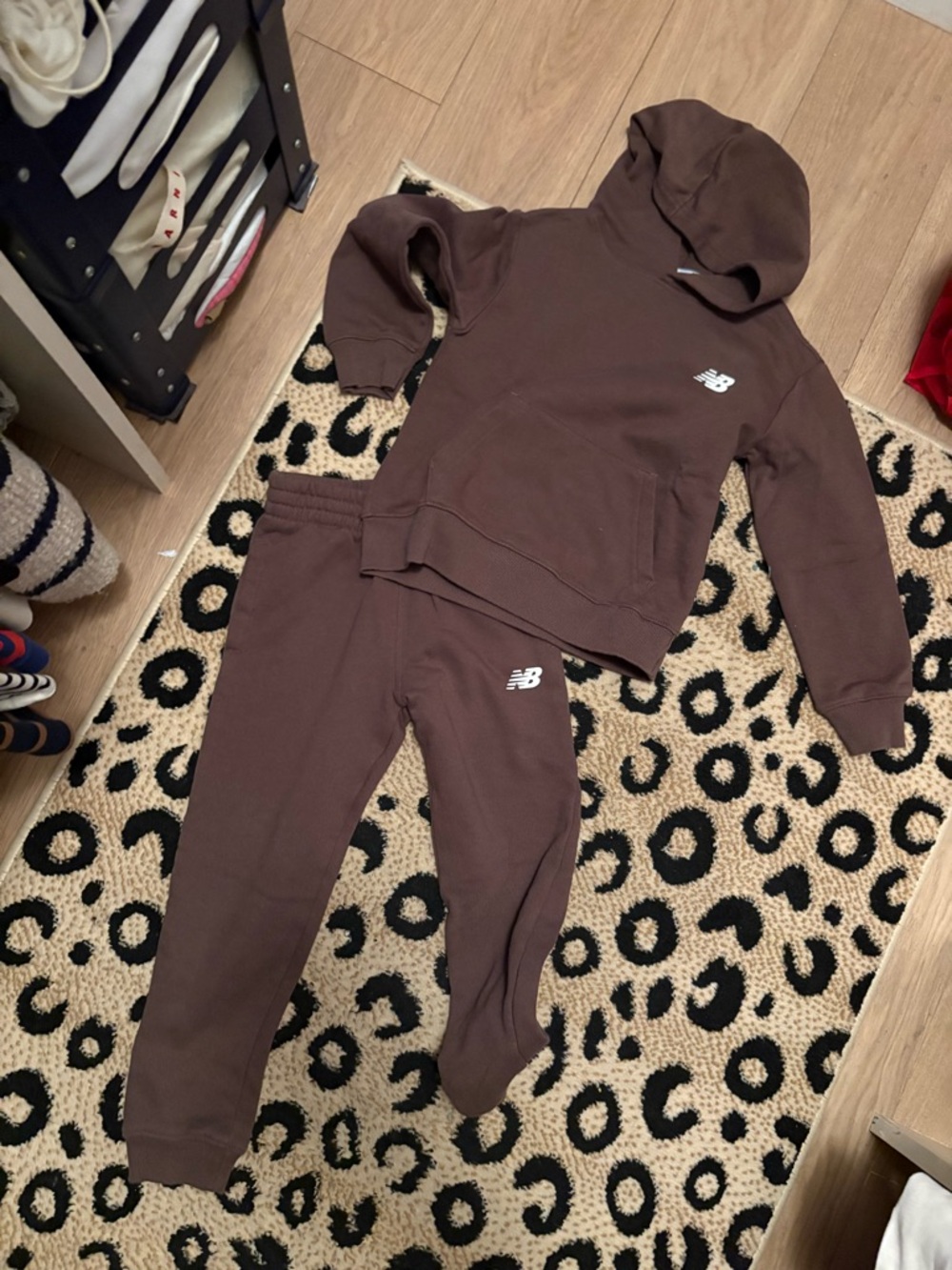 New Balance brown matching set - size 7
